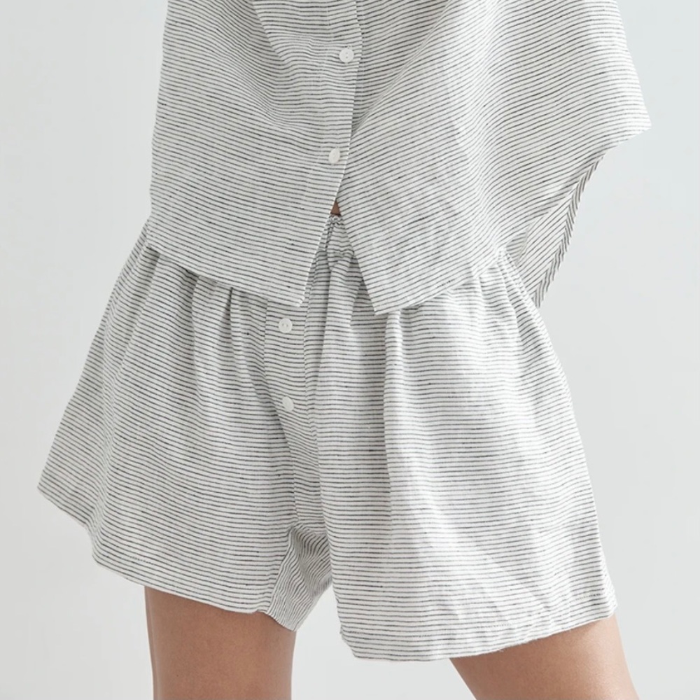 Deiji Studios 03 set SHORTS in pinstripe